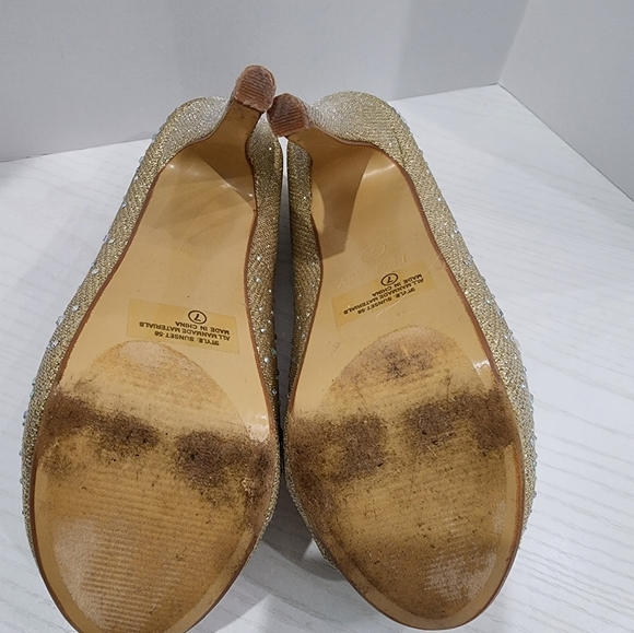 Delicacy Gold Rhinestone Platform Heels - Picture 5 of 12